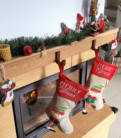 Drewniany Wieszak na Skarpety Mikołaja na Kominek Ścianę Świąteczny Orzech