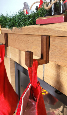 Drewniany Wieszak na Skarpety Mikołaja na Kominek Ścianę Świąteczny Orzech