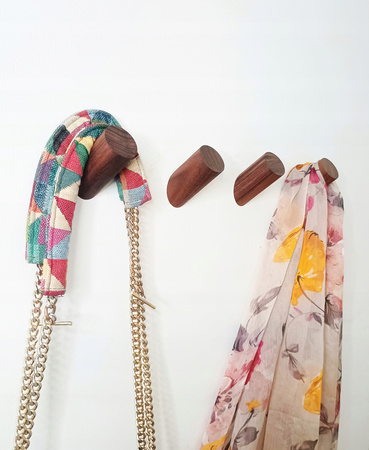 Wieszak Ciemny Brąz Drewniany Kołek Ścienny Na Ubrania Owalny Uchwyt Wieszania Orzech