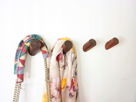 Wieszak Ciemny Brąz Drewniany Kołek Ścienny Na Ubrania Owalny Uchwyt Wieszania Orzech