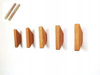 Minimalistyczny wieszak Dębowy – drewniany haczyk na ubrania, torebki do przedpokoju